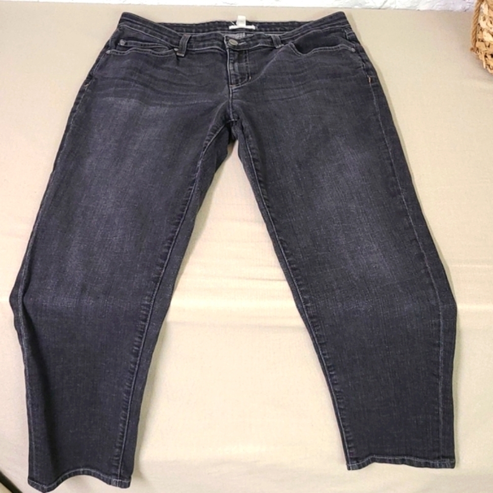 EILEEN FISHER JEANS GREY WASH SIZE 8